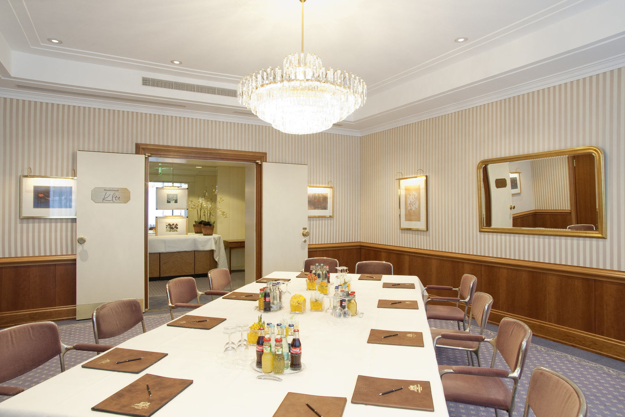 Hotel Nassauer Hof 5*